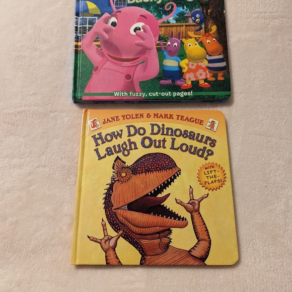 5/$20🩵 Two Children's Books - Picture 10 of 12